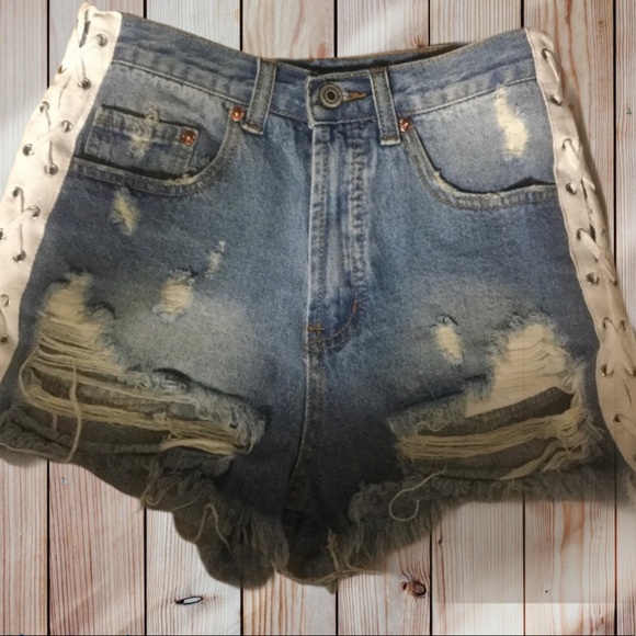 ❌DONATED❌Blue Distressed Light Wash Side Tie Jean Shorts - Picture 4 of 8